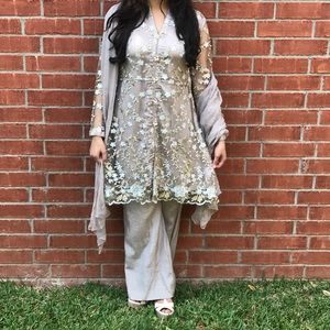 Indian/Pakistani Kurti, dupatta, pants